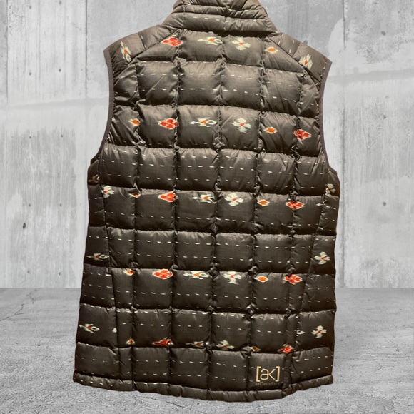 ** Burton (ak) Aztec Quilted *Down Puffer Vest - Picture 4 of 11